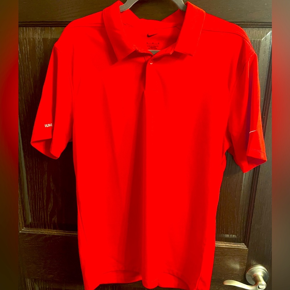 Nike Men’s golf shirt.